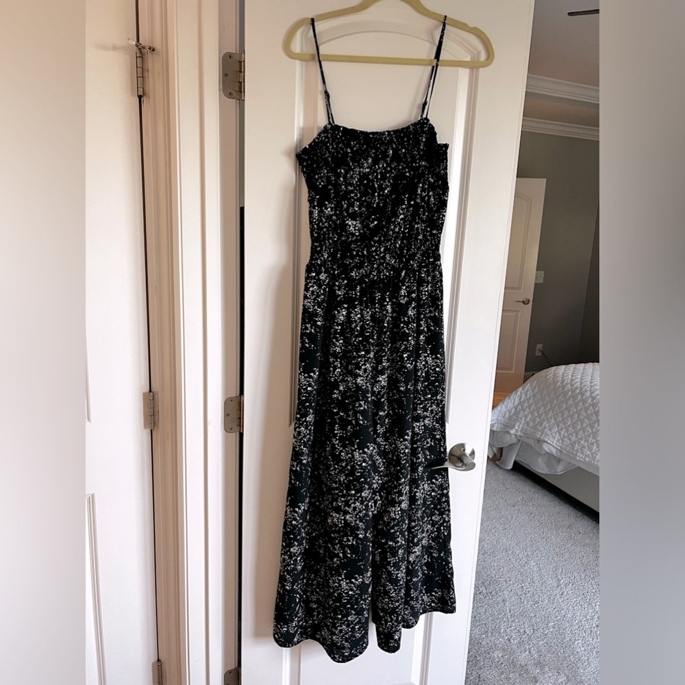 Like new condition, Halogen wide leg jumpsuit with adjustable straps!